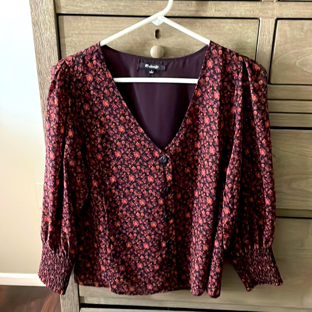 NWOT Georgette Smocked-Cuff Button-Front Top in Orchard Floral / 4 / WARM VIOLET